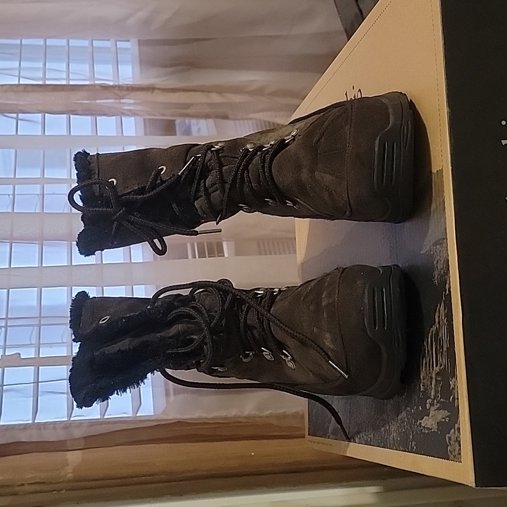 Columbia Women's Snow Boots LAVELA II